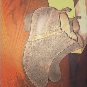 Ankle boots